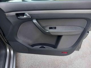 VOLKSWAGEN Touran usata 18