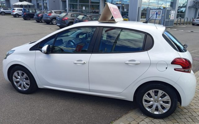 PEUGEOT 208 usata, con Airbag