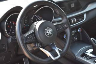 ALFA ROMEO Stelvio usata, con Controllo automatico clima