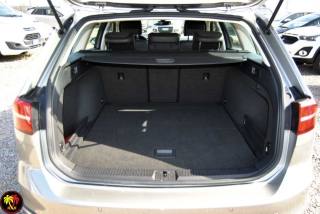 VOLKSWAGEN Passat usata, con Sedile posteriore sdoppiato