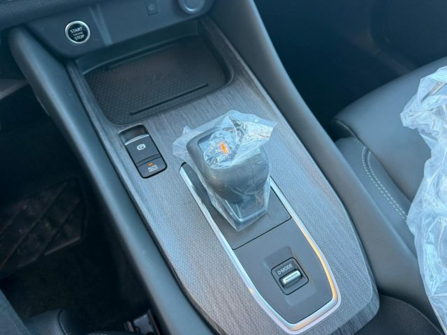 NISSAN Qashqai usata, con Fari LED