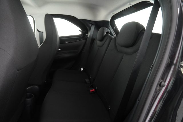 TOYOTA Aygo X usata 9