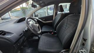 TOYOTA Yaris usata, con Volante in pelle