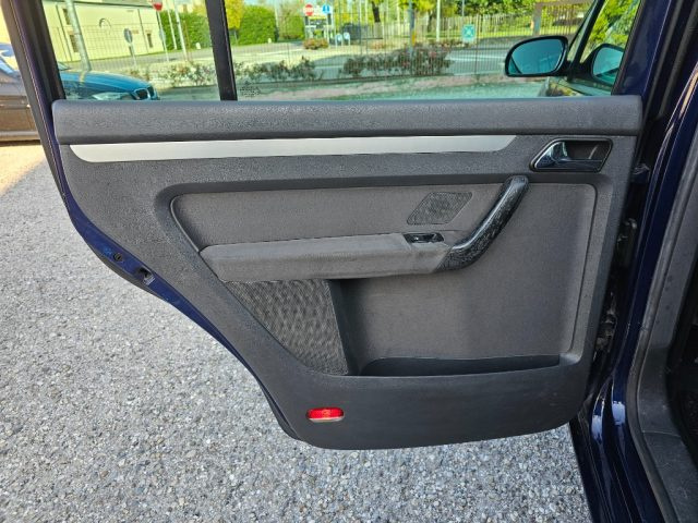 VOLKSWAGEN Touran usata 47
