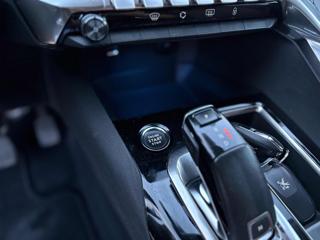 PEUGEOT 3008 usata, con Cronologia tagliandi