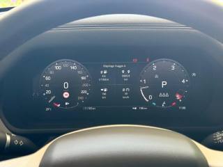 LAND ROVER Defender usata, con Autoradio digitale