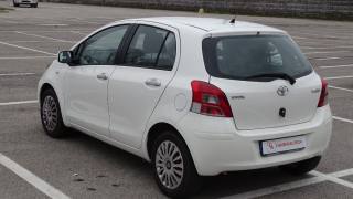 TOYOTA Yaris usata, con Alzacristalli elettrici
