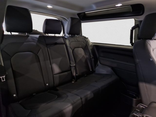 LAND ROVER Defender usata, con Autoradio