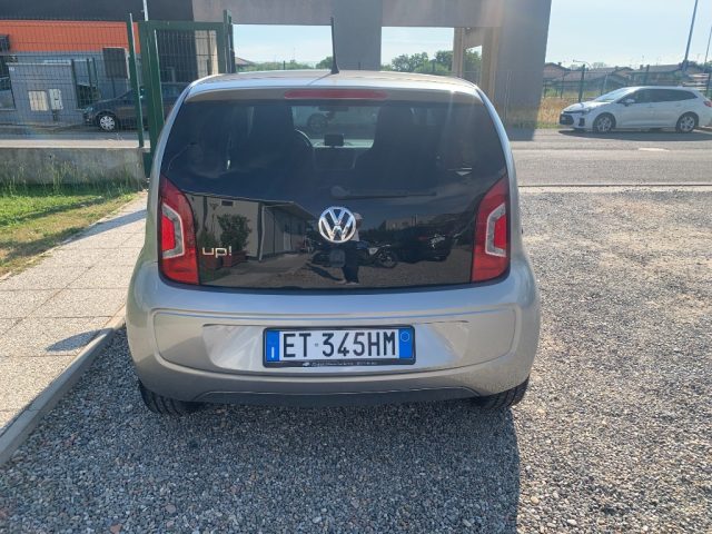 VOLKSWAGEN up! usata, con Autoradio
