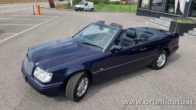 MERCEDES-BENZ E 200 usata 37