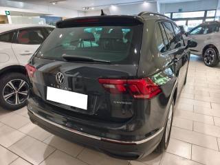 VOLKSWAGEN Tiguan usata, con Autoradio