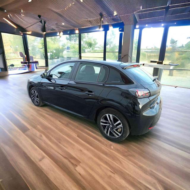 PEUGEOT 208 usata, con Autoradio