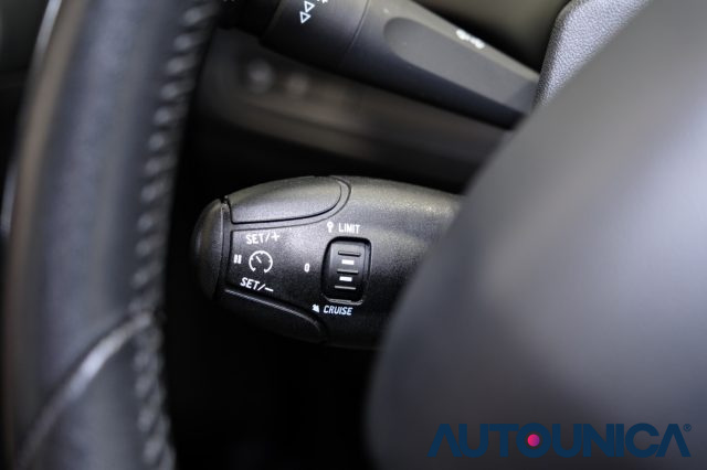 PEUGEOT 208 usata, con Sensori di parcheggio posteriori
