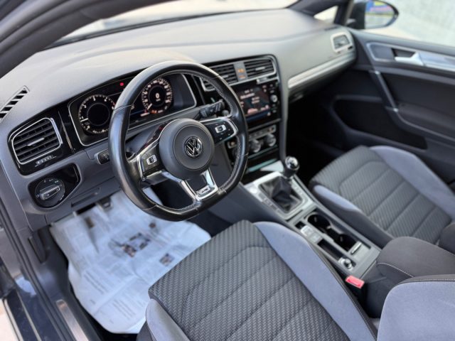 VOLKSWAGEN Golf usata, con Airbag testa