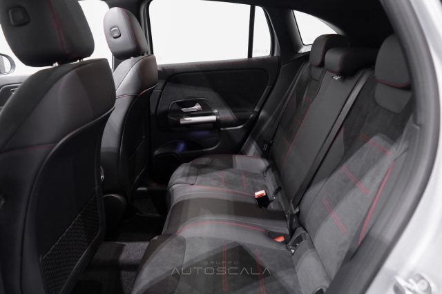 MERCEDES-BENZ GLA 200 usata, con Tetto panorama
