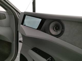 LOTUS Emeya usata, con USB