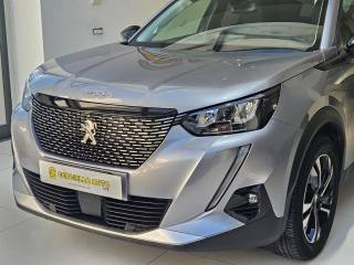 PEUGEOT 2008 usata, con Airbag