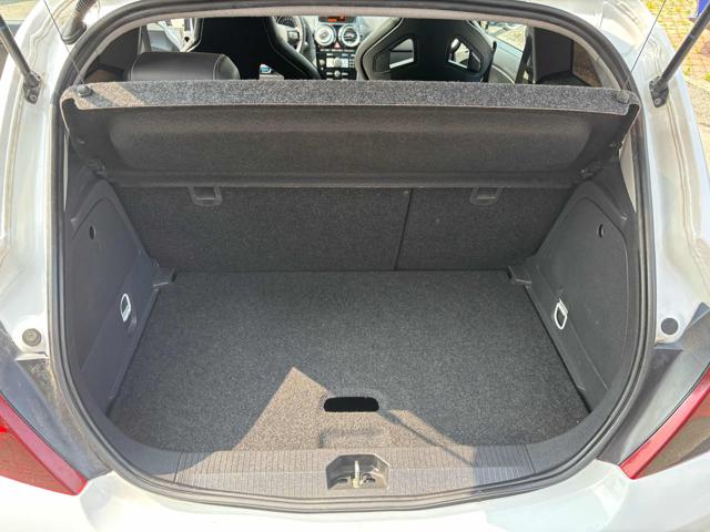 OPEL Corsa usata, con ESP