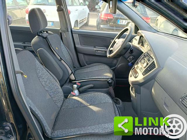 KIA Carens usata 21