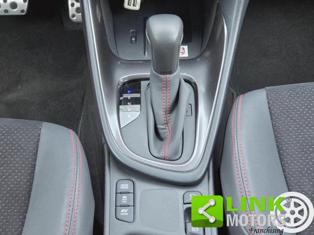 TOYOTA Yaris usata, con USB