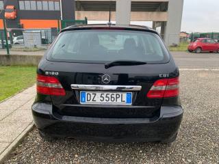 MERCEDES-BENZ B 180 usata, con Autoradio