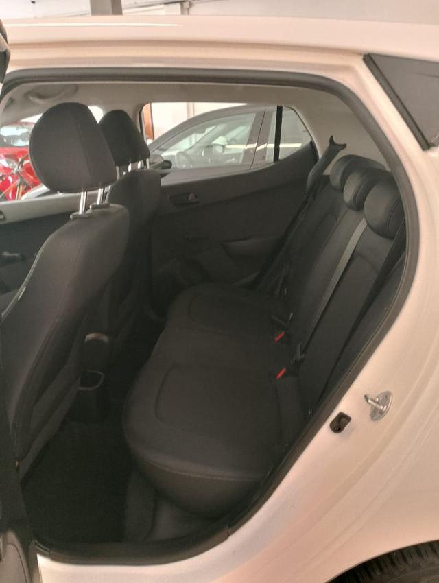 HYUNDAI i10 usata 16