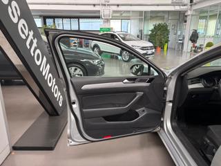VOLKSWAGEN Passat Variant usata, con Autoradio