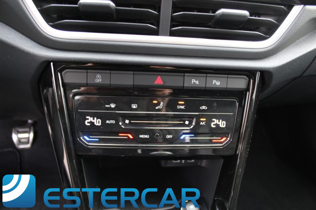 VOLKSWAGEN T-Roc usata, con Autoradio