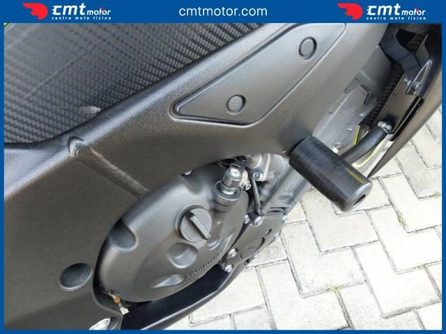 YAMAHA FZ8 usata 9