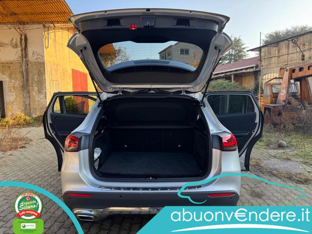 MERCEDES-BENZ GLA 200 usata, con Park Distance Control