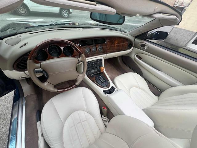 JAGUAR XK8 usata, con Controllo trazione