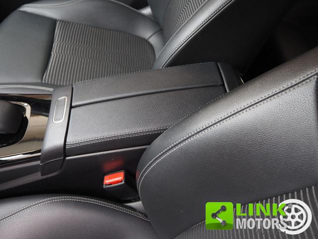 MERCEDES-BENZ A 250 usata, con Sensori di parcheggio posteriori
