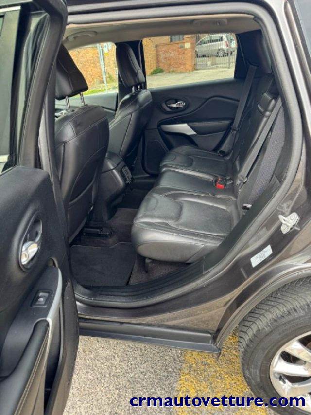 JEEP Cherokee usata, con Autoradio