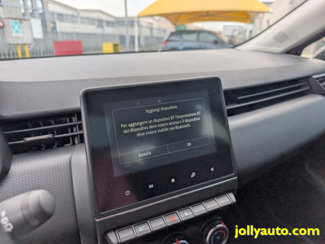 RENAULT Clio usata, con Touch screen