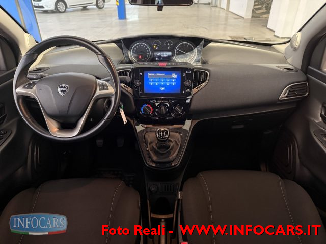 LANCIA Ypsilon usata, con Fendinebbia