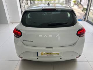 DACIA Sandero usata, con Autoradio digitale