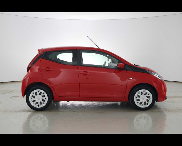 TOYOTA Aygo usata, con Autoradio