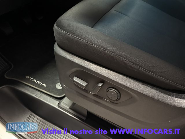 HYUNDAI Staria usata, con USB