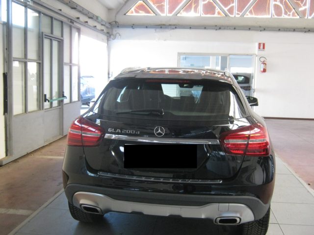 MERCEDES-BENZ GLA 200 usata, con Alzacristalli elettrici