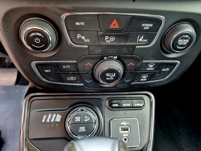 JEEP Compass usata, con Sedile posteriore sdoppiato