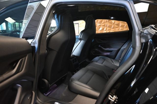 PORSCHE Taycan usata 25