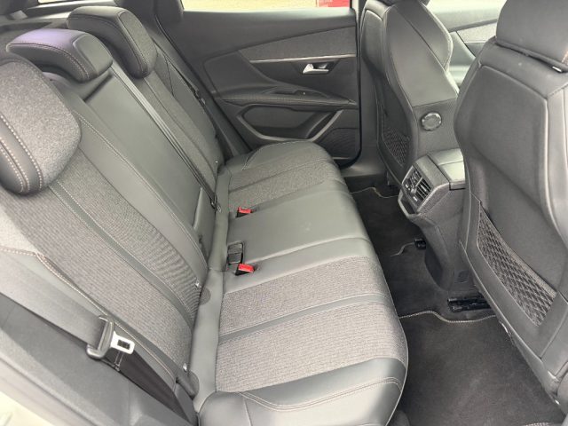 PEUGEOT 3008 usata, con Autoradio digitale