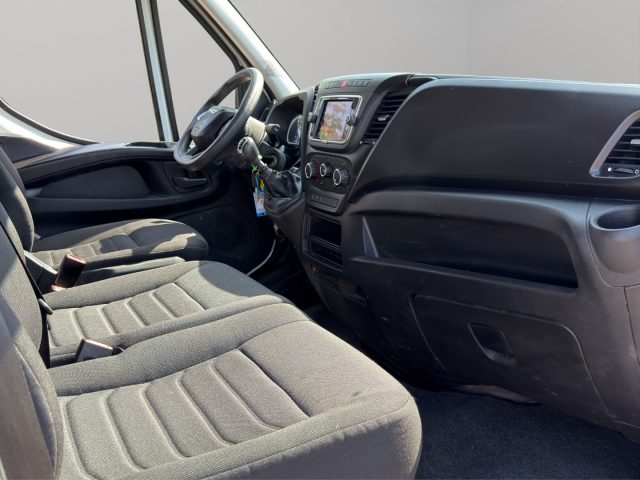 IVECO Daily usata 8