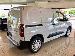 TOYOTA Proace City usata, con Autoradio