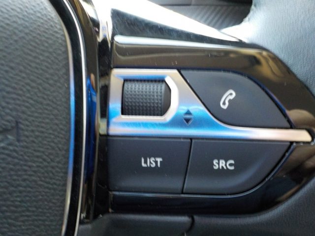 PEUGEOT 2008 usata, con Controllo vocale
