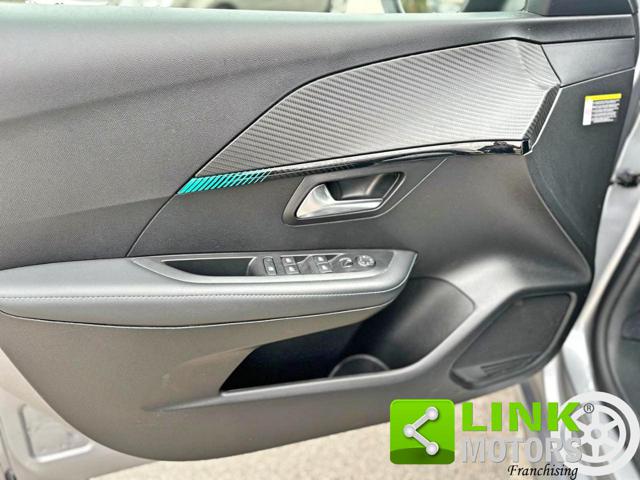 PEUGEOT 208 usata, con Sedile posteriore sdoppiato