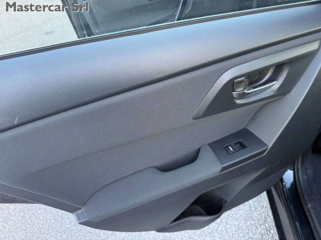 TOYOTA Auris usata, con Sedile posteriore sdoppiato