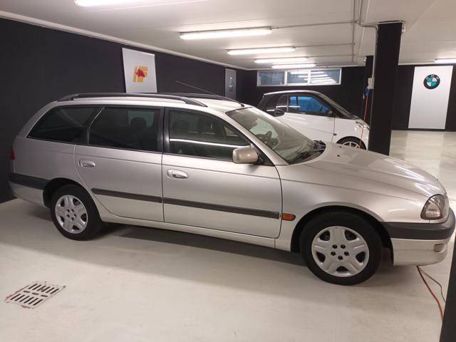 TOYOTA Avensis usata, con Climatizzatore