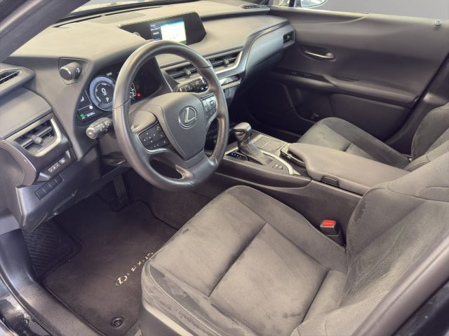 LEXUS UX 250h usata, con Controllo trazione