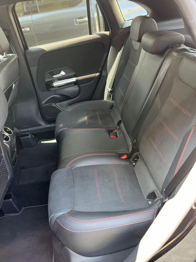 MERCEDES-BENZ GLA 200 usata, con Climatizzatore